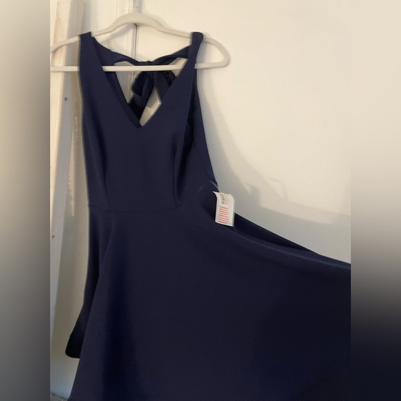 NWT B. Darlin Sleeveless V-Neck Bow-Back Scuba Crepe Fit & Flare Dress - Picture 5 of 11